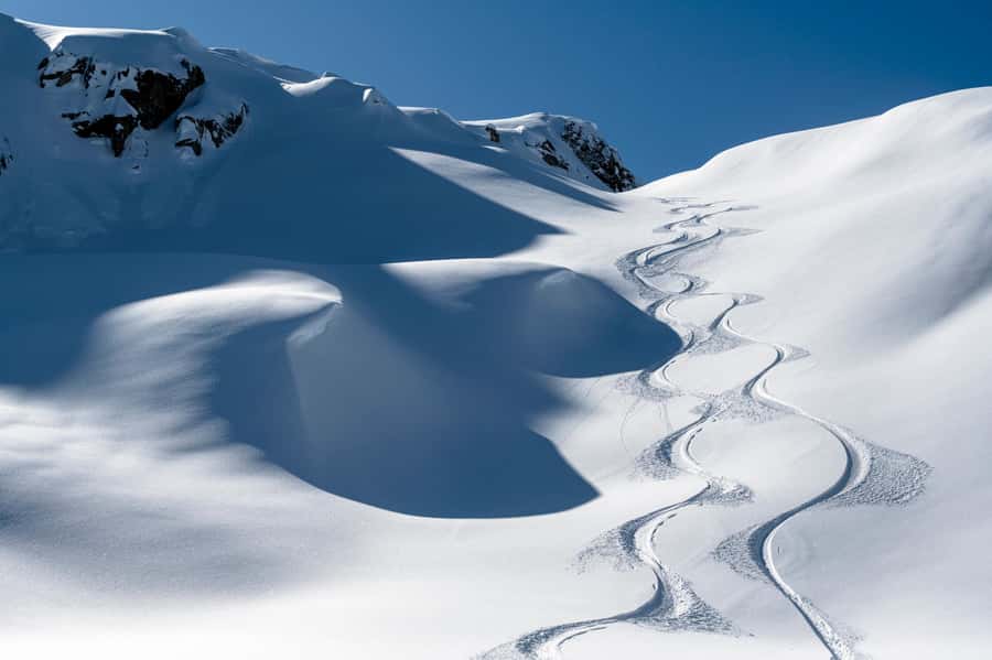 Whistler: Glacier Helicopter Tour over Wedge Mountain - Price and value: $147 for a 14-minute airborne hit