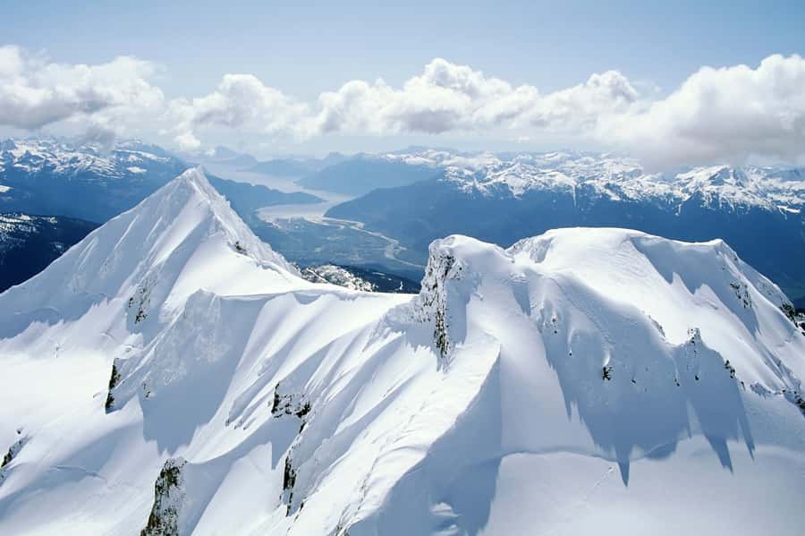Whistler: Glacier Helicopter Tour over Wedge Mountain - Wedgemount Lake: turquoise color and why it looks so unreal