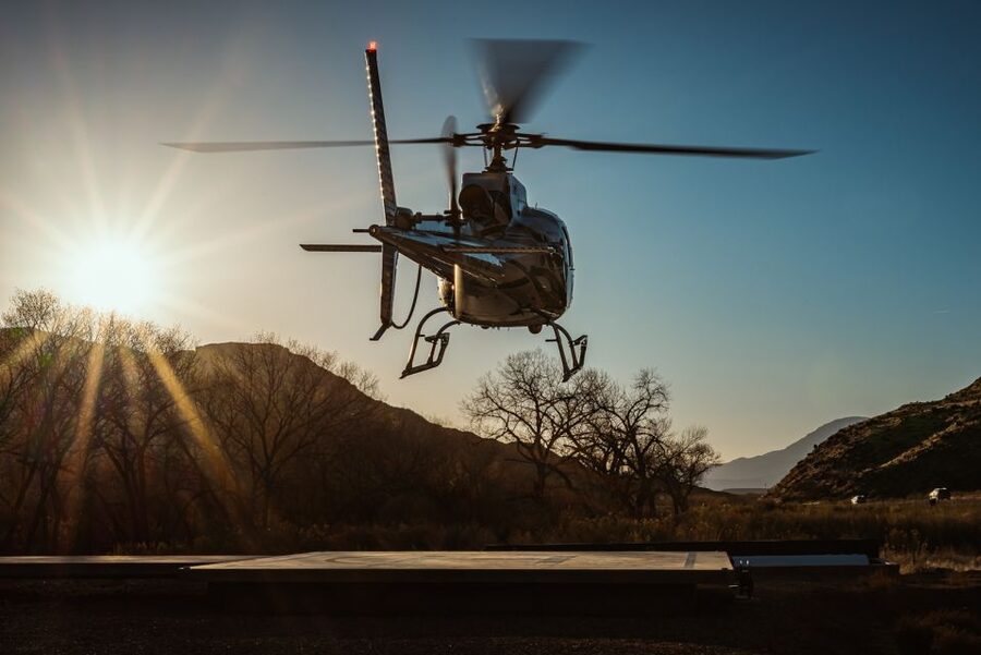 Zion National Park, Canaan Cliffs: Extended Helicopter Tour - Pilot and Guide Style: How the Experience Comes Alive in the Air